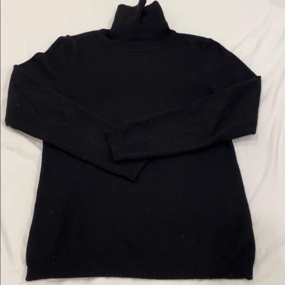 100% cashmere polo neck
